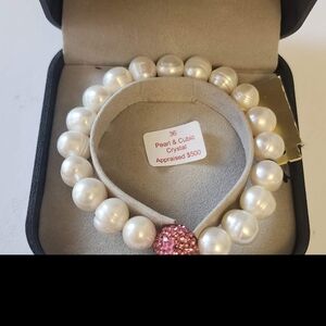Elegant Pearl and Pink Cubic Crystal Bracelet